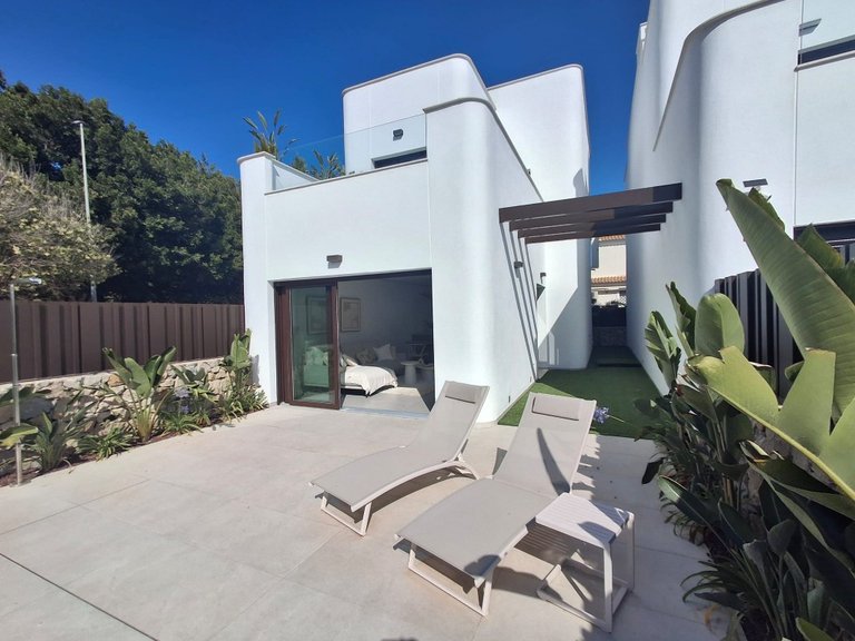 Villa for Sale in Mil Palmeras, Alicante 25