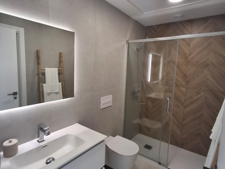 Villa for Sale in Mil Palmeras, Alicante 18