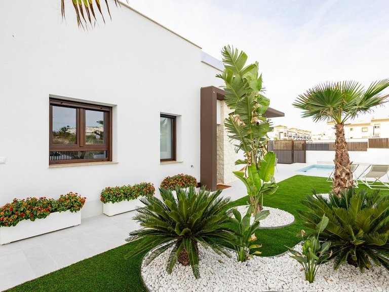 Villa for Sale in Vistabella Golf, Alicante 24