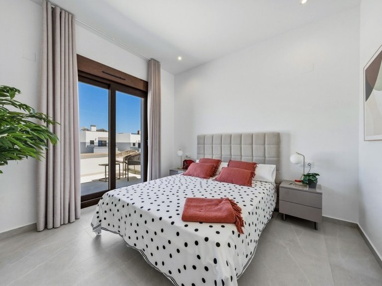 Villa for Sale in Vistabella Golf, Alicante 27