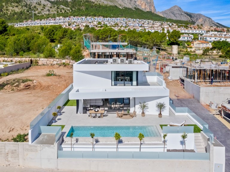 Villa for Sale in Polop, Alicante 2