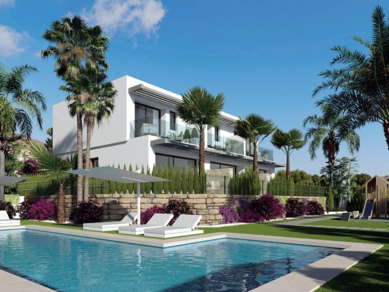 Town House for Sale in Sierra Cortina, Alicante 1
