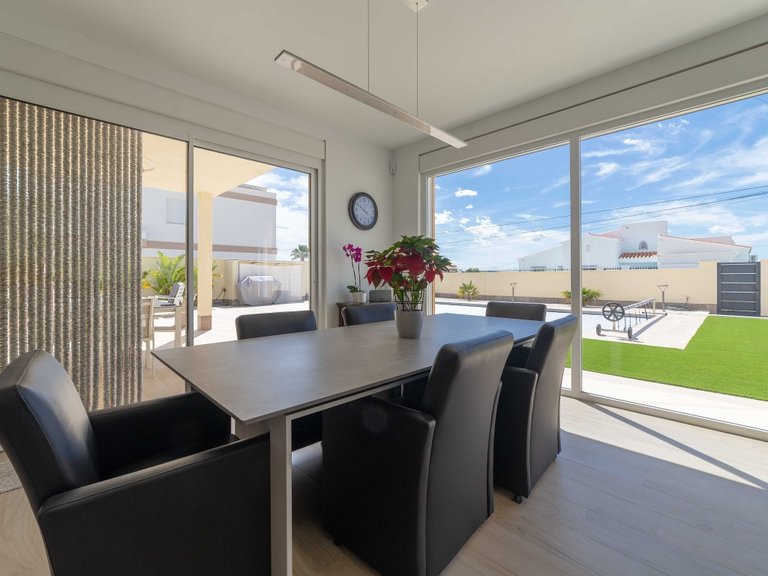 Villa for Sale in Costa Blanca Torrevieja, Alicante 27