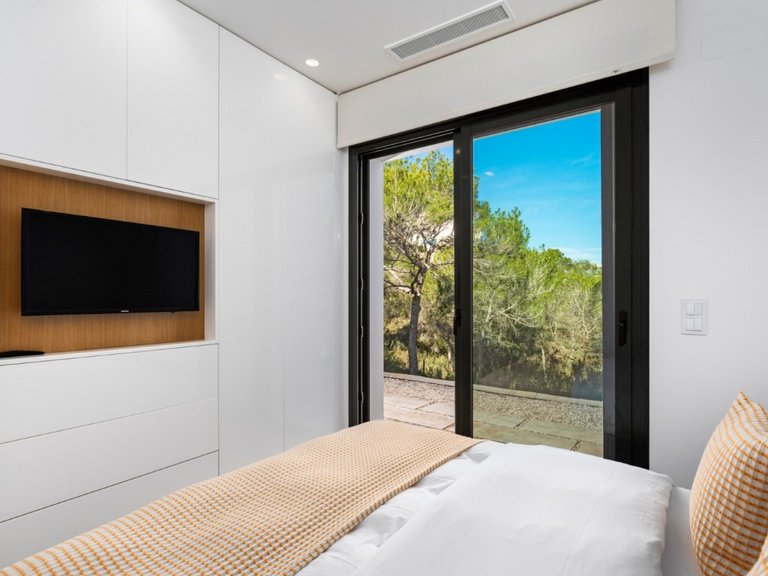 Villa for Sale in Las Colinas Golf, Alicante 24