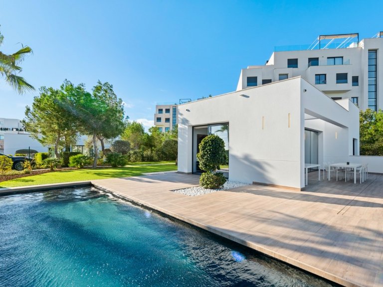 Villa for Sale in Las Colinas Golf, Alicante 33
