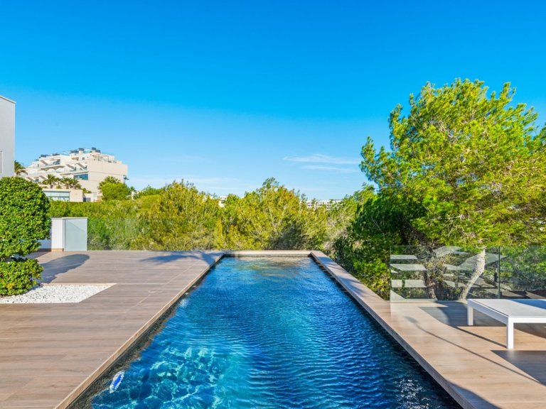 Villa for Sale in Las Colinas Golf, Alicante 35