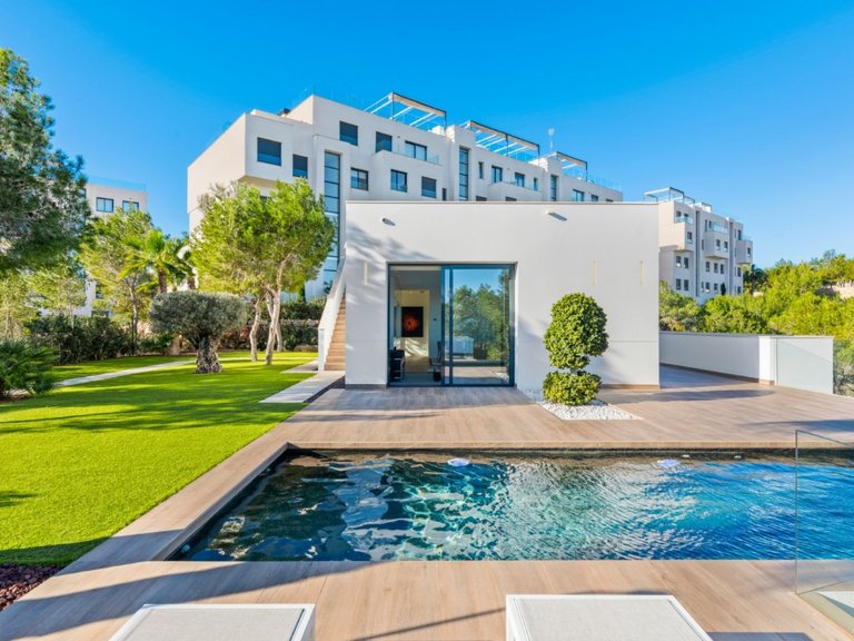 Villa for Sale in Las Colinas Golf, Alicante 36
