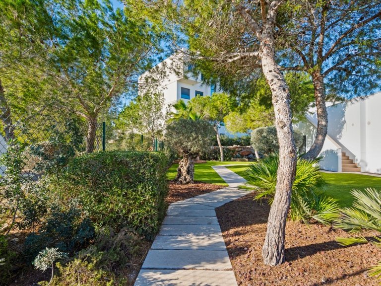 Villa for Sale in Las Colinas Golf, Alicante 40