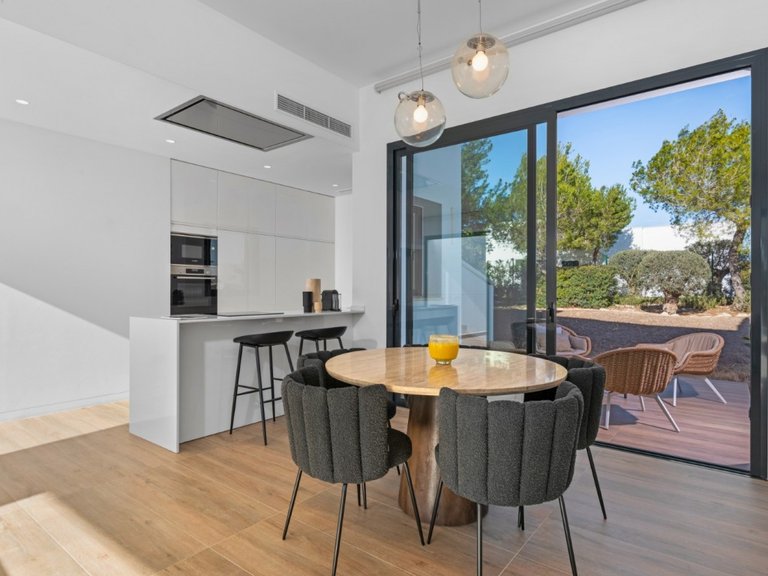 Villa for Sale in Las Colinas Golf, Alicante 6