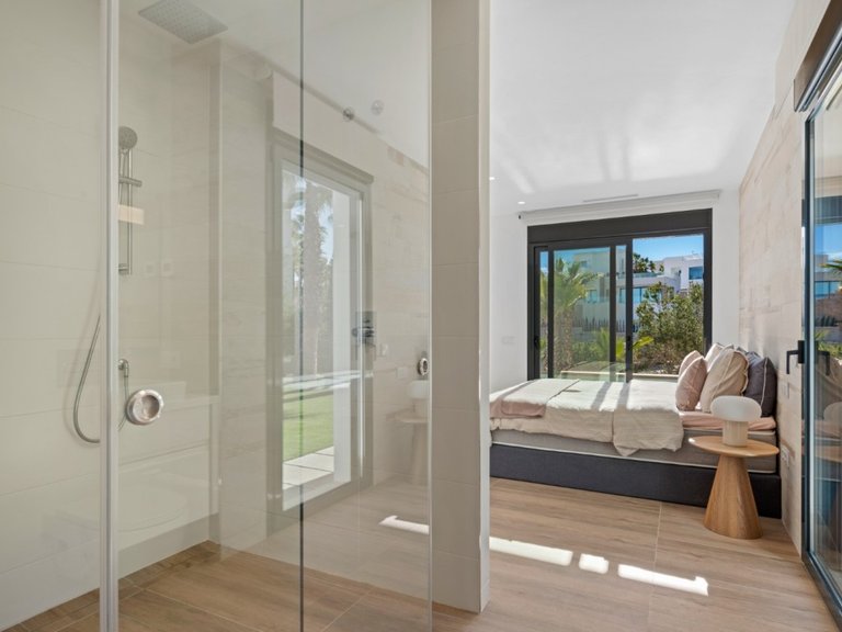 Villa for Sale in Las Colinas Golf, Alicante 15