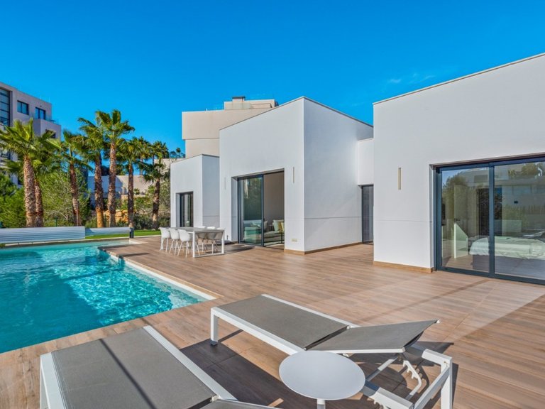 Villa for Sale in Las Colinas Golf, Alicante 20