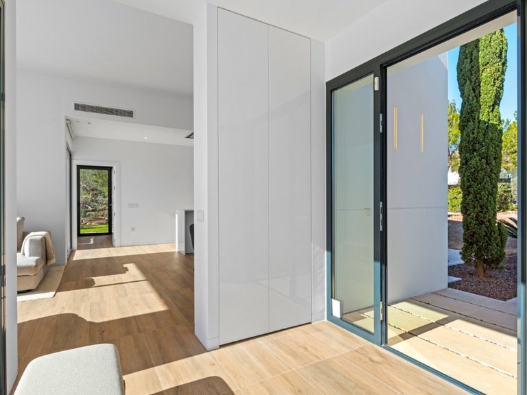 Villa for Sale in Las Colinas Golf, Alicante 24