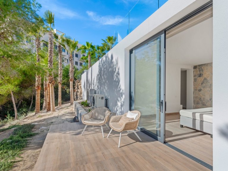 Villa for Sale in Las Colinas Golf, Alicante 26