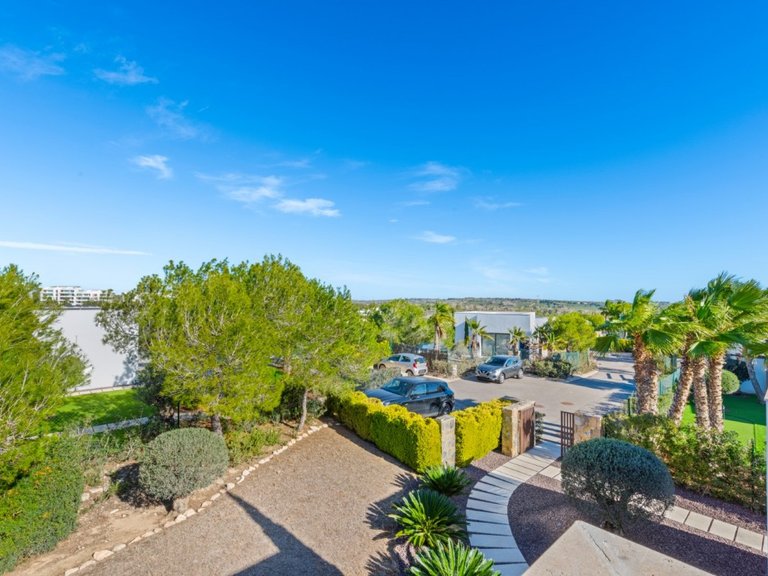 Villa for Sale in Las Colinas Golf, Alicante 53