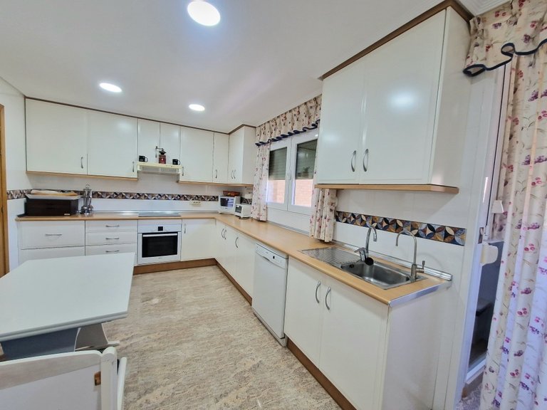 Apartment for Sale in Costa Blanca Benidorm, Alicante 26