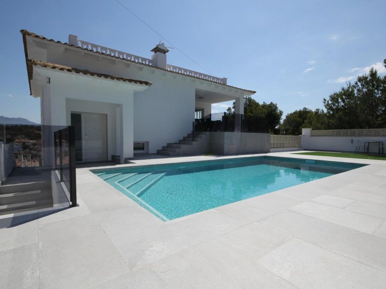 Villa for Sale in Costa Blanca La Nucia, Alicante 1