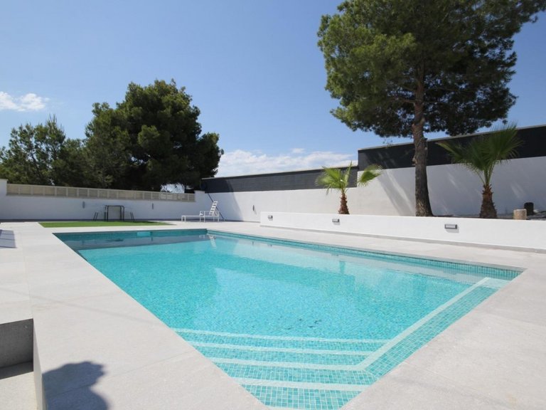 Villa for Sale in Costa Blanca La Nucia, Alicante 4