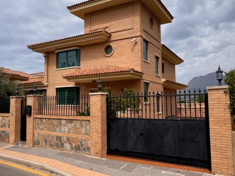 Villa for Sale in Costa Blanca Benidorm, Alicante 37