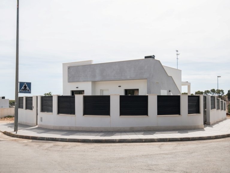 Villa for Sale in Pinar De Campoverde, Alicante 33