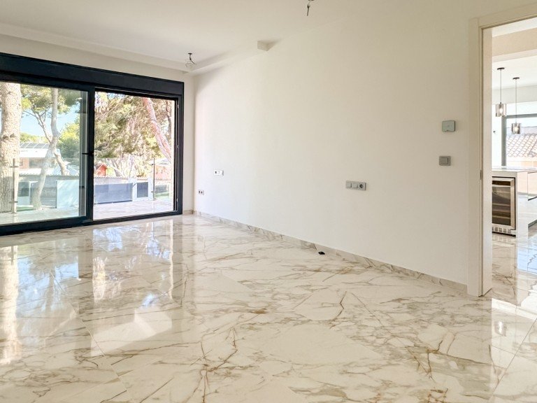 Villa for Sale in Los Altos, Alicante 12