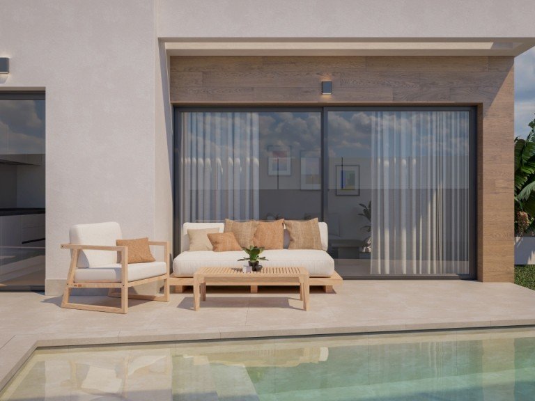 Villa for Sale in Lo Romero Golf Course, Alicante 5