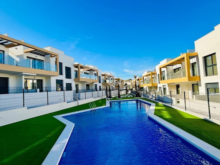Apartment for Sale in Inland Las Filipinas, Alicante 1