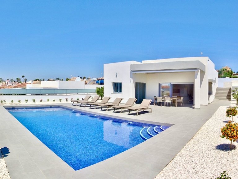 Villa for Sale in Rafal, Alicante 1