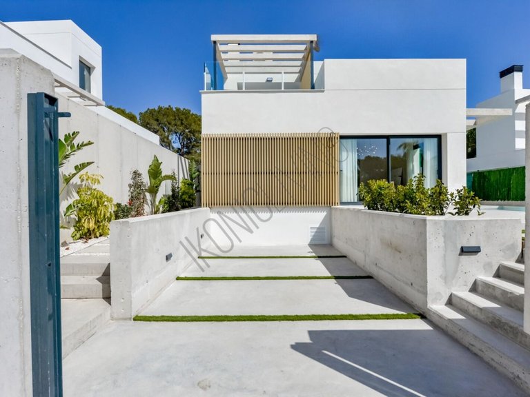 Villa for Sale in Inland Sierra Cortina, Alicante 2