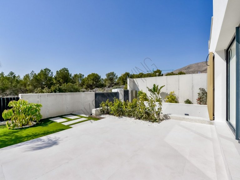 Villa for Sale in Inland Sierra Cortina, Alicante 44