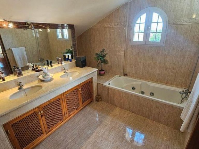 Villa for Sale in Playa Honda, Murcia 4