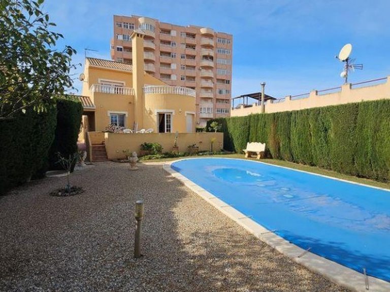Villa for Sale in Playa Honda, Murcia 11