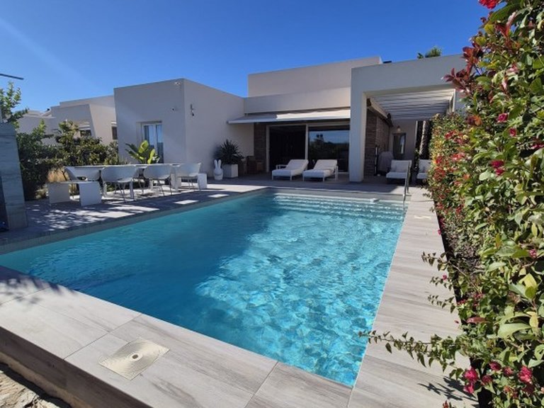 Villa for Sale in Inland La Finca Golf Resort, Alicante 1