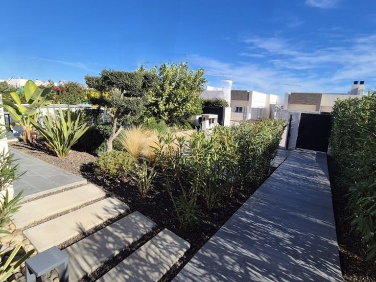 Villa for Sale in Inland La Finca Golf Resort, Alicante 18