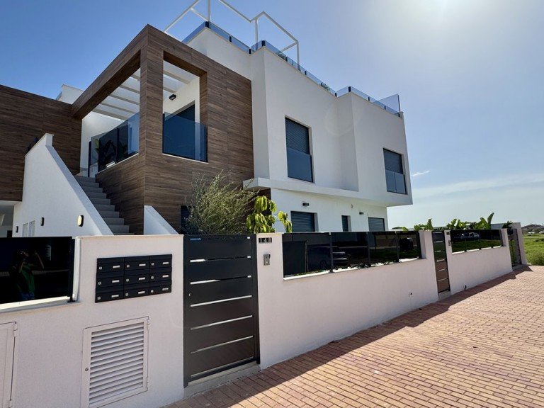 Villa for Sale in San Pedro Del Pinatar, Murcia 1