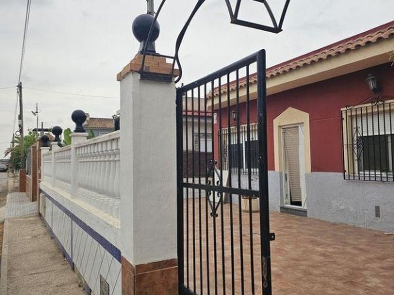 Villa for Sale in Los Alcazares, Murcia 1