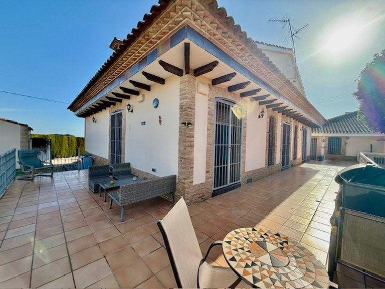 Villa for Sale in Inland Avileses, Murcia 1