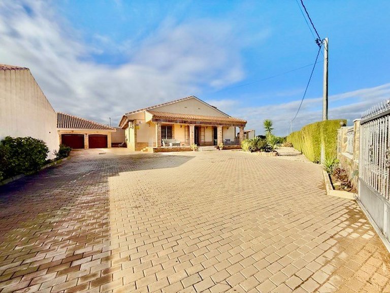 Villa for Sale in Inland Avileses, Murcia 6