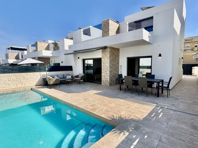 Villa for Sale in Costa Blanca Benijofar, Alicante 1