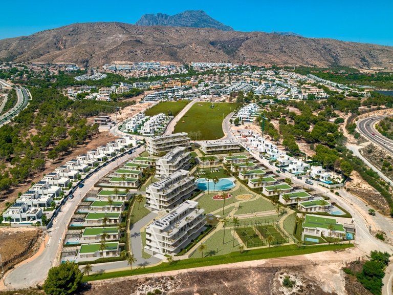Apartment for Sale in Sierra Cortina, Alicante 1