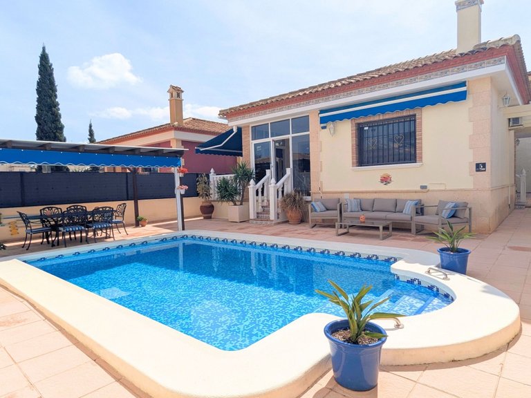 Villa for Sale in Inland Bigastro, Alicante 1