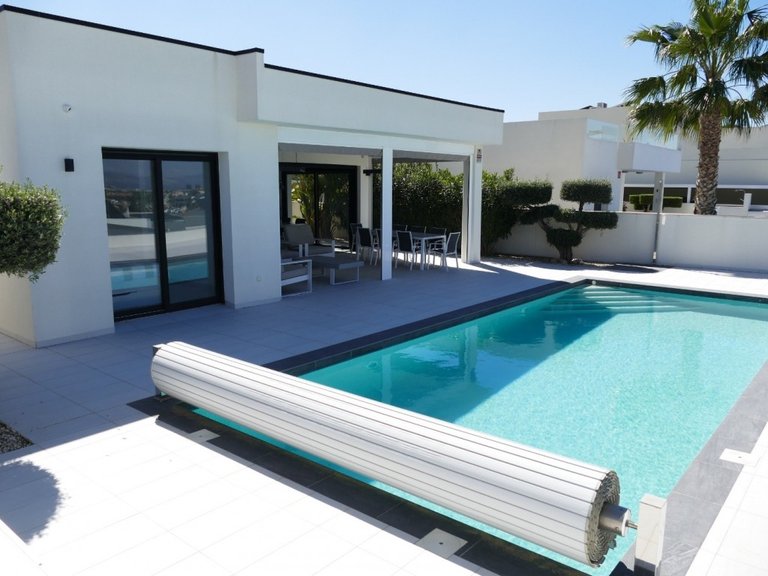 Villa for Sale in Costa Blanca Benijofar, Alicante 1