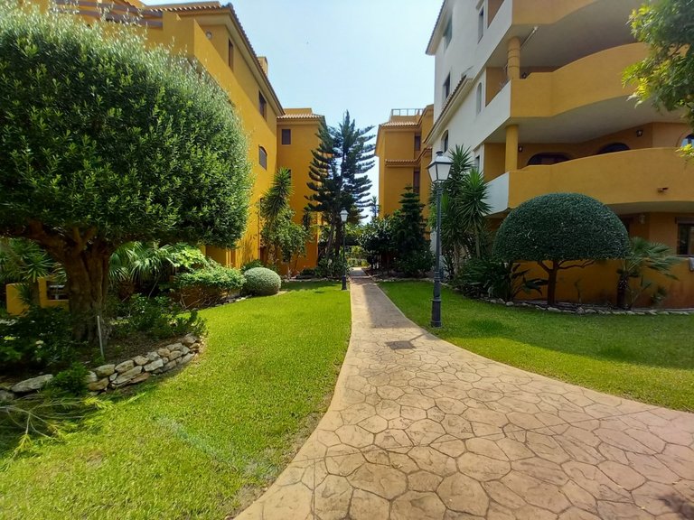 Penthouse for Sale in Punta Prima, Alicante 26