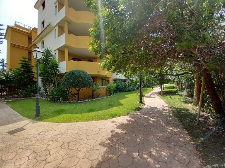 Penthouse for Sale in Punta Prima, Alicante 30