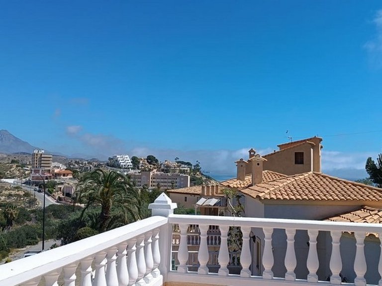 Villa for Sale in El Campello, Alicante 47
