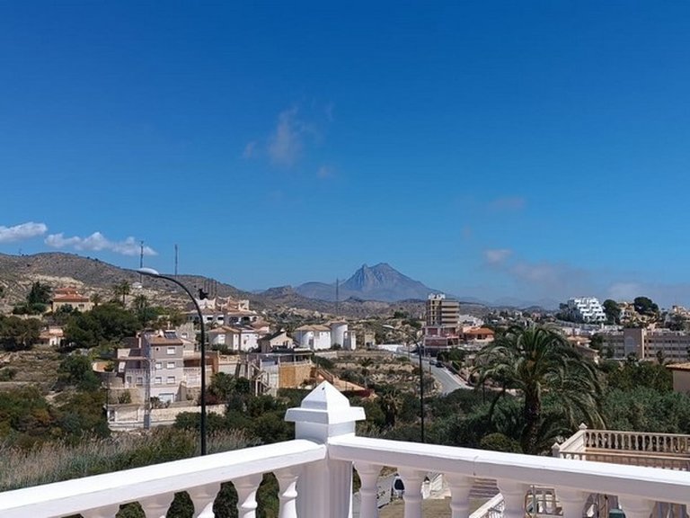 Villa for Sale in El Campello, Alicante 48