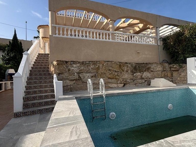 Villa for Sale in El Campello, Alicante 73