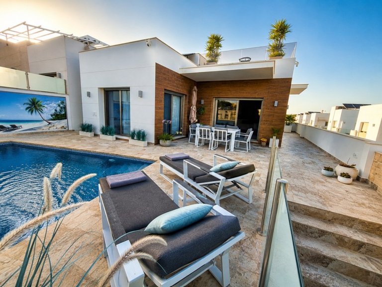 Villa for Sale in Inland San Miguel De Salinas, Alicante 1