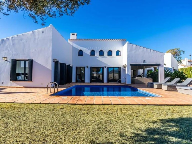 Villa for Sale in El Valle Golf Resort, Murcia 1