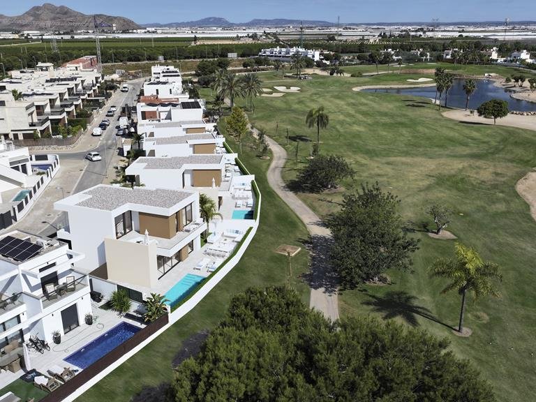 Villa for Sale in Roda Golf And Beach Resort, Murcia 4