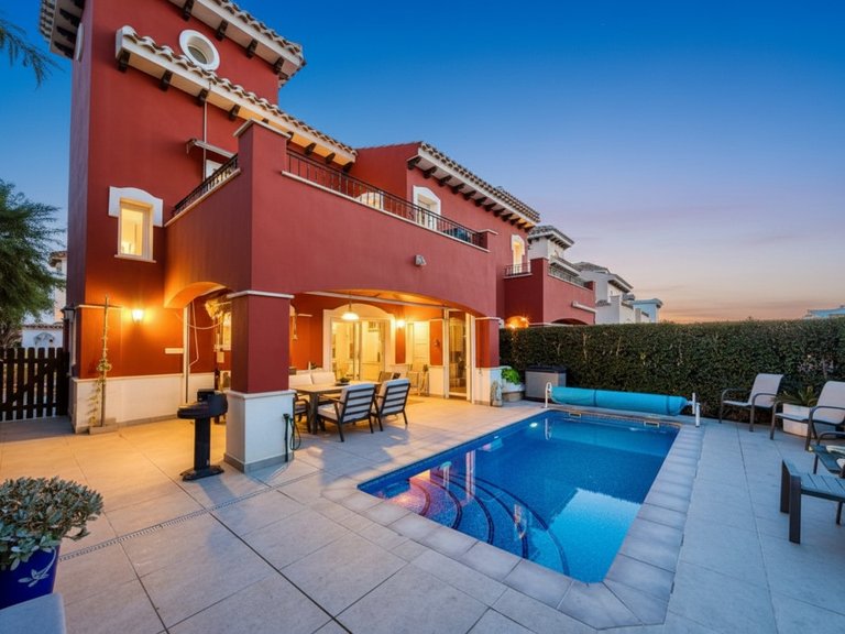 Villa for Sale in Inland Mar Menor Golf Resort, Murcia 1